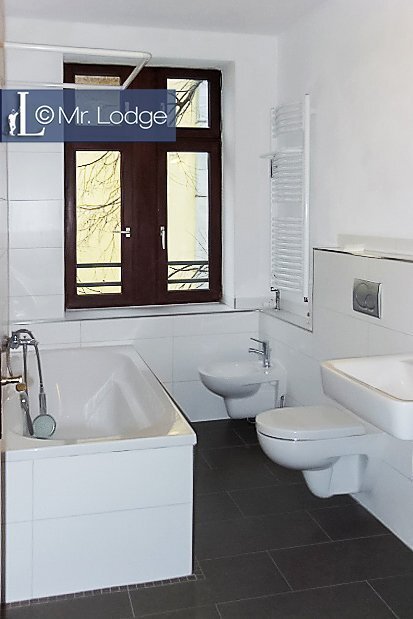 Ravna stran s spletno stranjo . 2 Sobe | München-Schwanthalerhöhe | 1702ML2 | Mit Badewanne