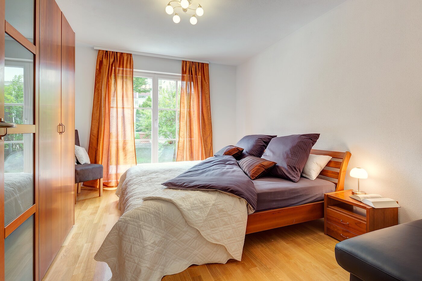 Flad med 4 Værelser | München-Forstenried | 2209ML6 | Schlafzimmer...