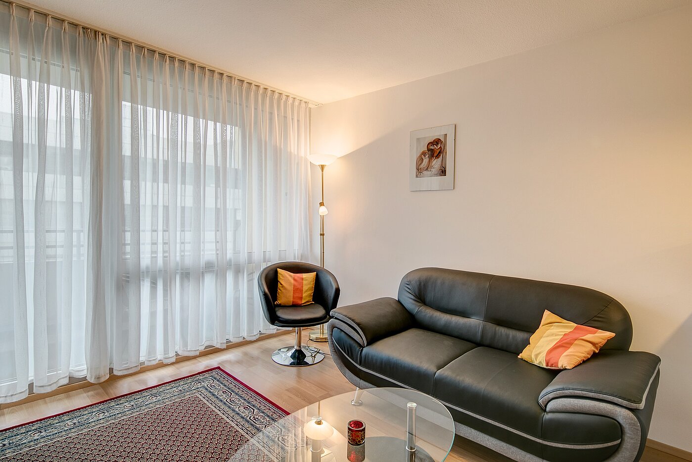 Flad med 1 Værelse | München-Berg am Laim | 2207ML6 | ...mit gemütlicher Couch...