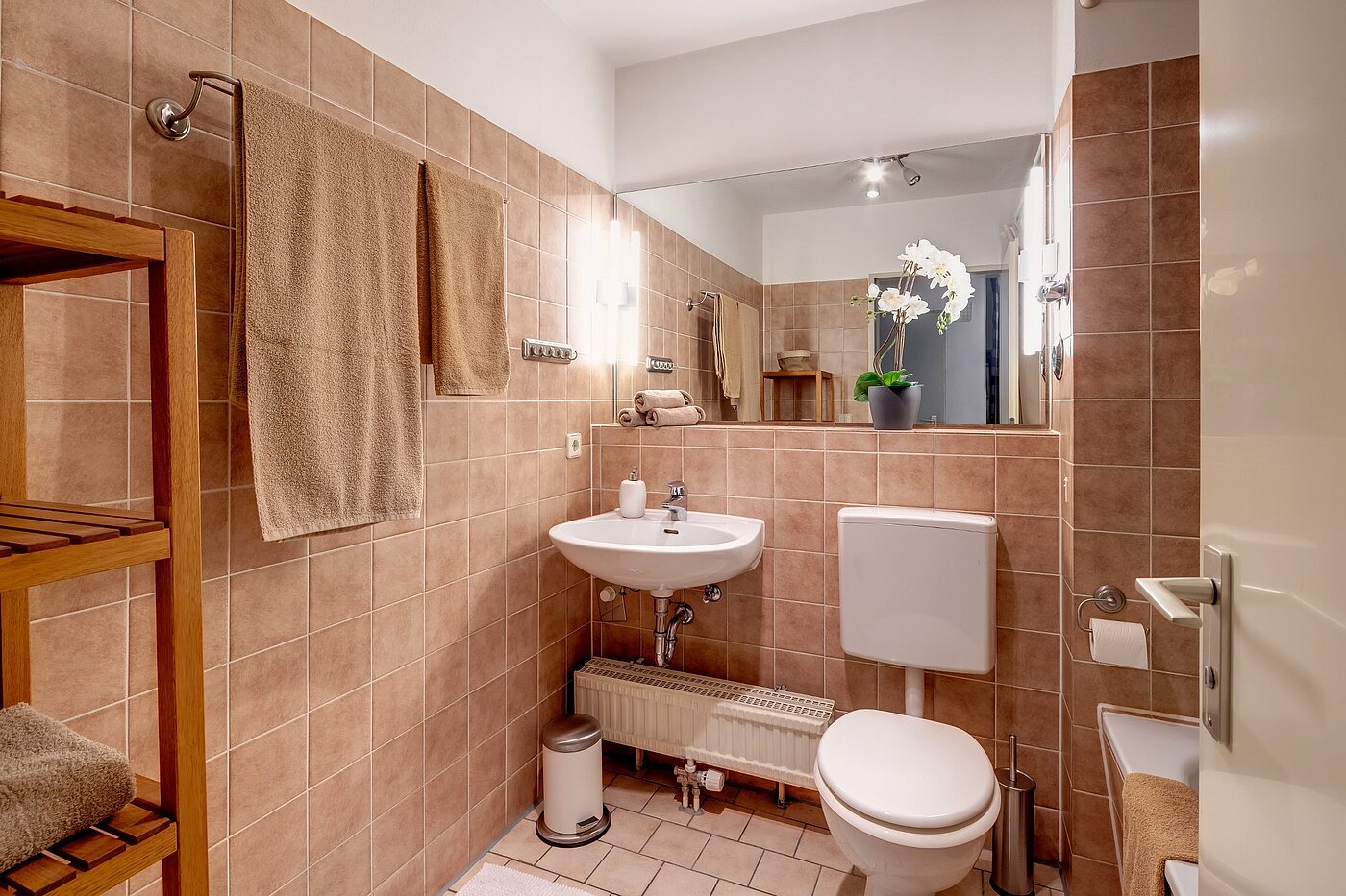 Flad med 2 Værelser | München-Nymphenburg | 2107ML3 | Geräumiges Badezimmer...