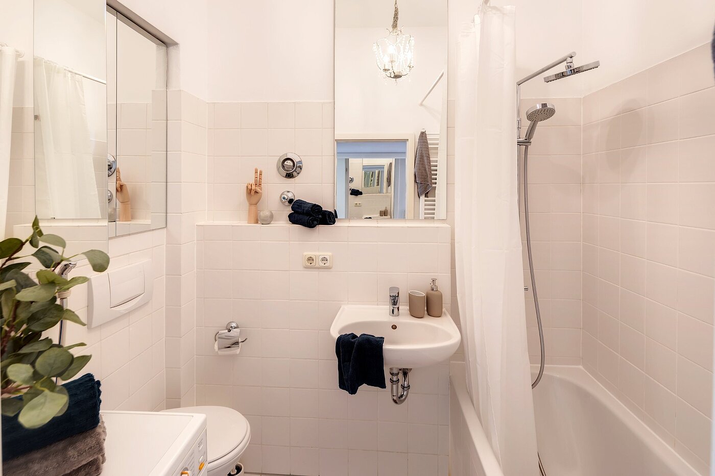 Ploché s 2 Pokoje | München-Altstadt | 2103ML4 | Bad mit Badewanne...