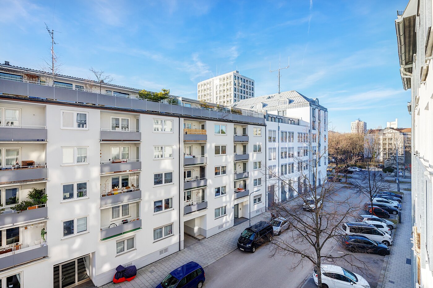 Ravna stran s spletno stranjo . 2 Sobe | München-Schwabing | 70102 | ...ruhig gelegen