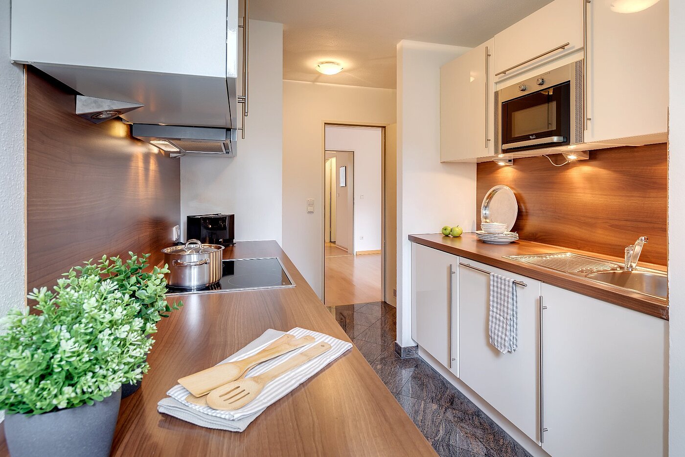 Lapos a  címen 3 Szobák | München-Ludwigsvorstadt | 1806ML1 | Moderne Küche