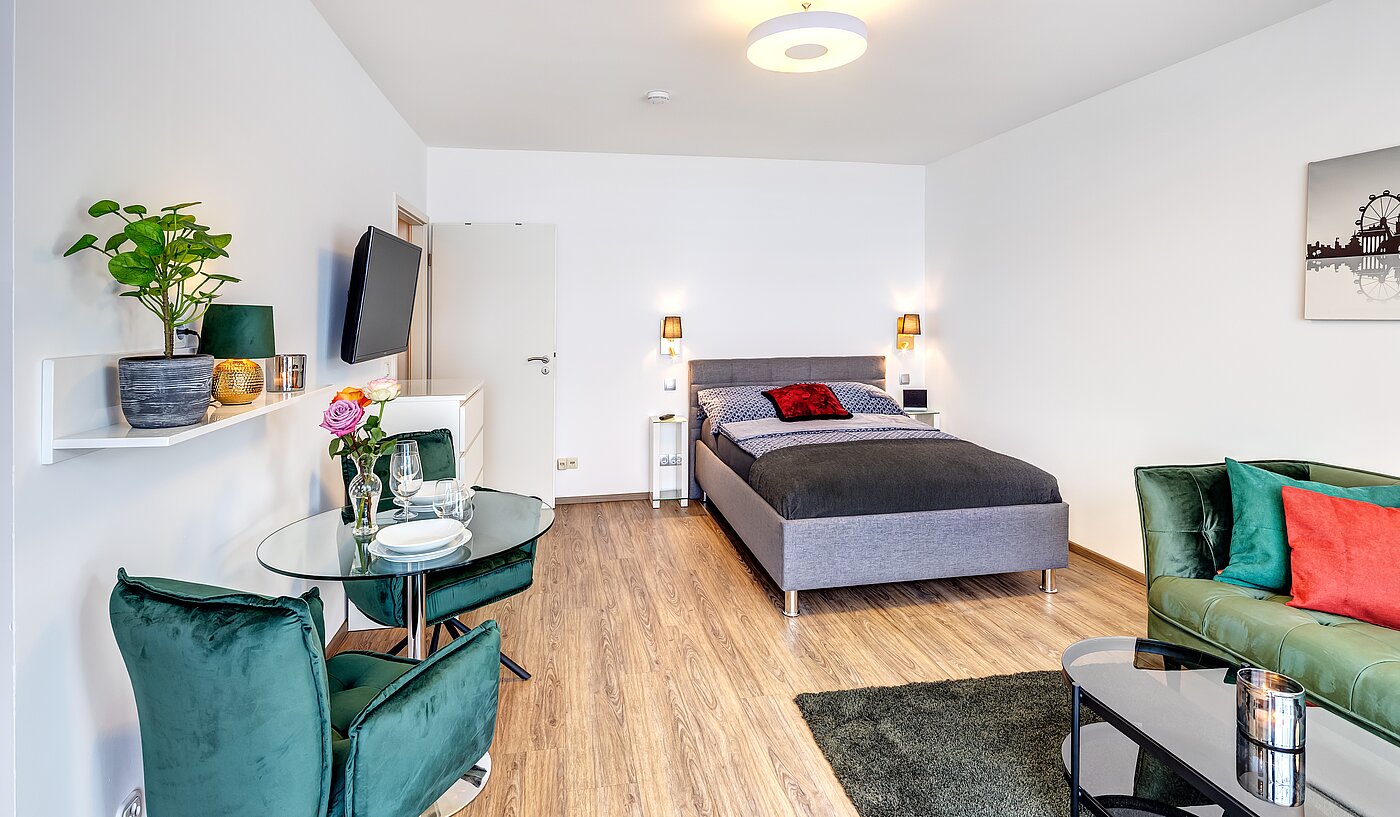 Płaski z 1 Pokój | München-Ludwigsvorstadt | 70176 | ...mit kleinem Tisch für Zwei...