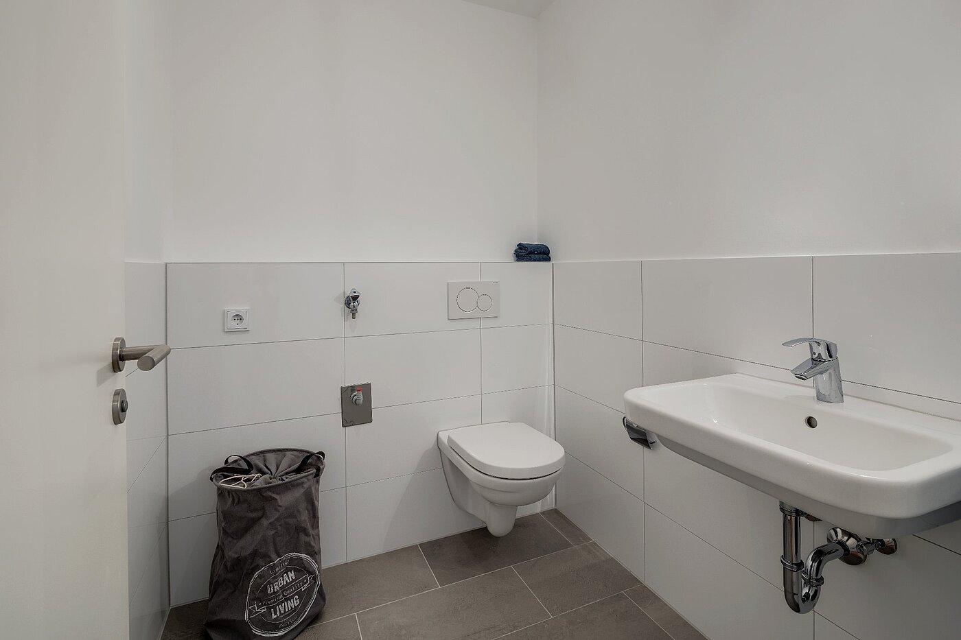 Plat cu 3 Camere | München-Neuhausen | 1803D7 | Separates Gäste-WC