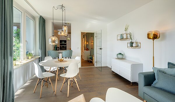 Lapos a  címen 3 Szobák | München-Sendling | 70167 | Angrenzender Essbereich...