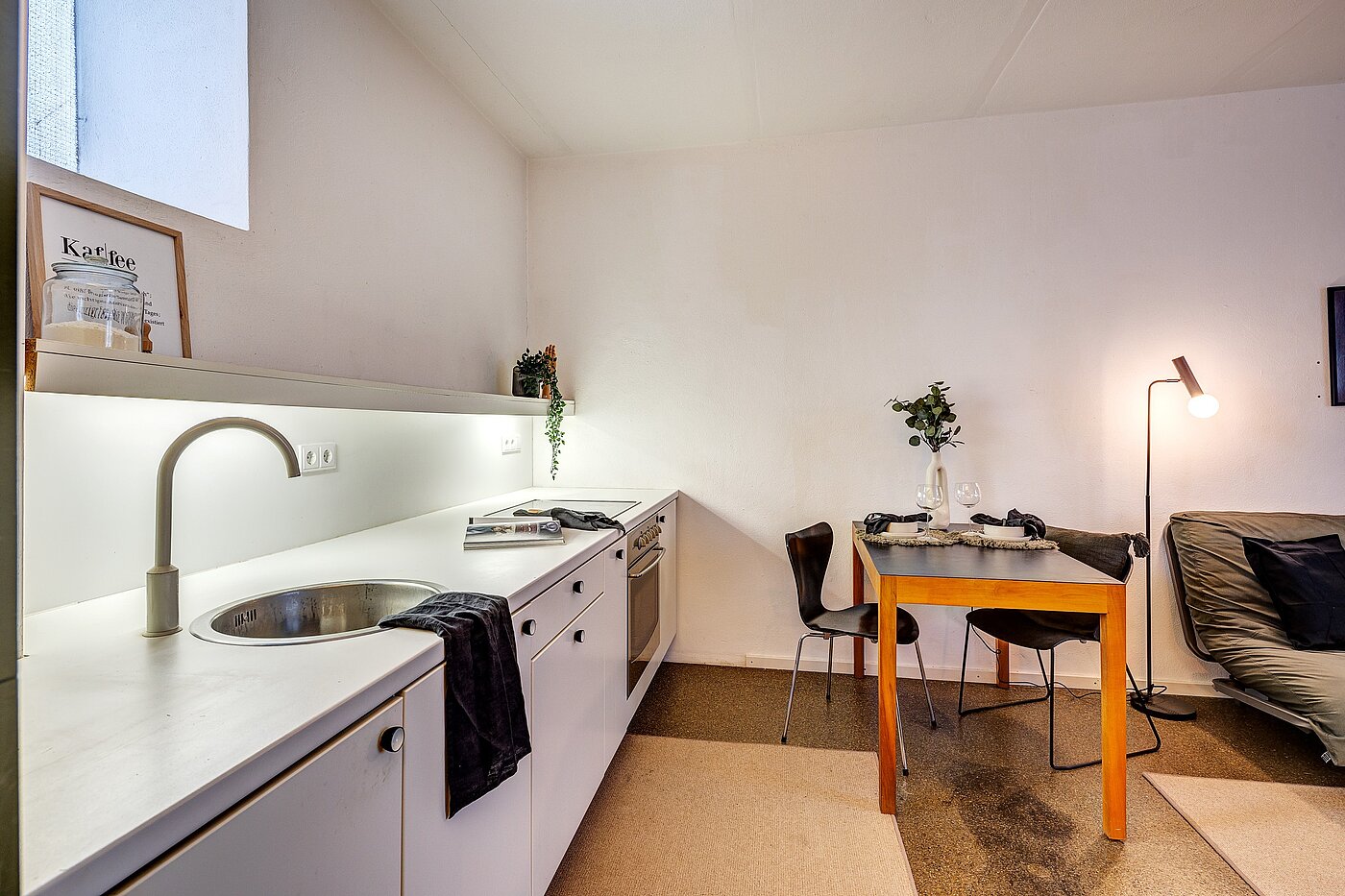 Apartament na poddaszu z 1 Pokój | München-Isarvorstadt | 2211ML7 | ...mit angrenzendem Essplatz