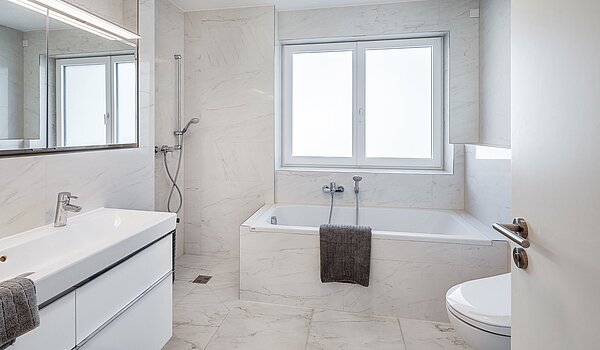 Окремий будинок з 6 Кімнати | München-Pasing | 2007ML5 | Masterbad mit Dusche u. Wanne