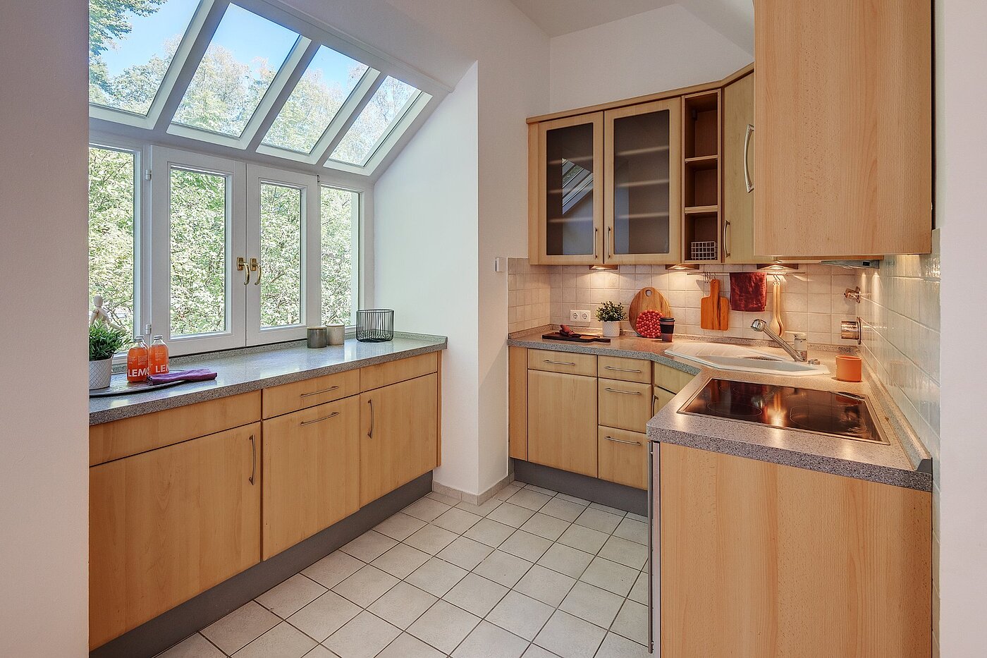 Flad med 3 Værelser | München-Harlaching | 1908ML6 | Helle Küche