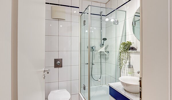 Lapos a  címen 3 Szobák | München-Neuhausen | 70489 | Separates Duschbad