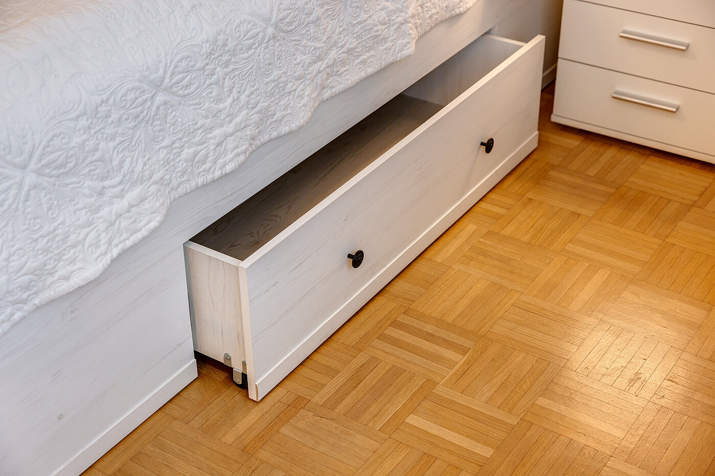 Ισόγειο διαμέρισμα με 2 Δωμάτια | 70219 | ... auch unter dem Bett...