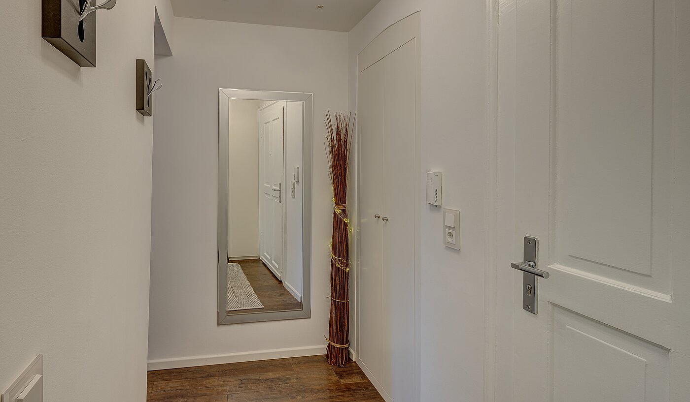 Flad med 1 Værelse | München-Neuhausen | 70235 | Flur...