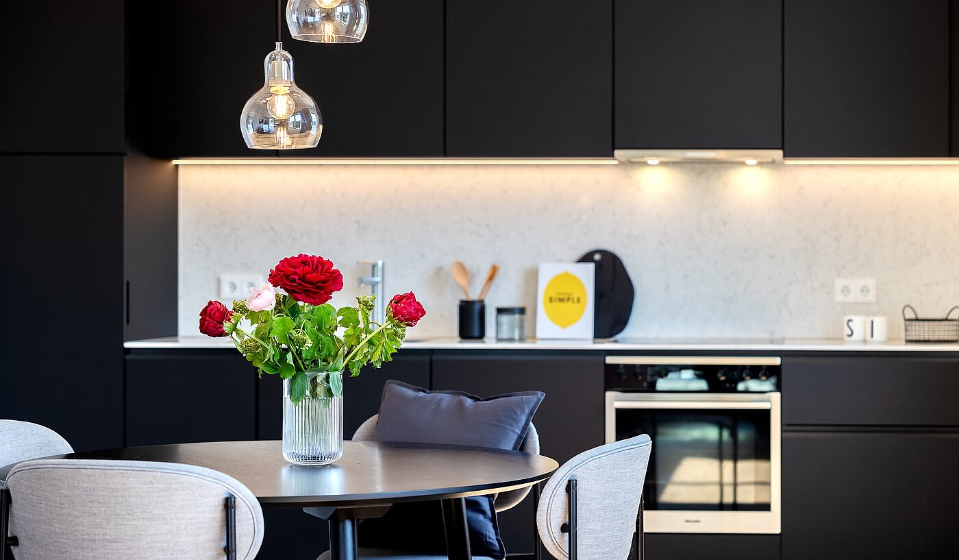 apartamento em prédio com 2 Zimmern | 70134 | Hochwertige Einbauküche