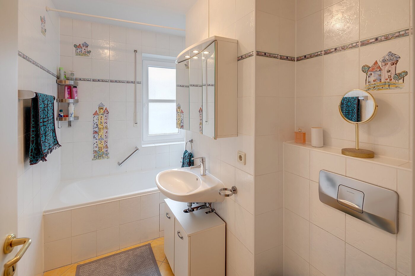 Ploché s 3 Izby | München-Harlaching | 2103ML3 | Tageslichtbad