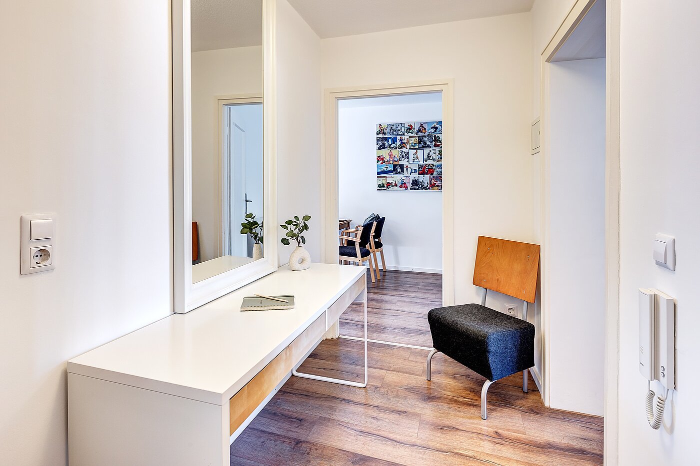 Plat cu 2.5 Camere | München-Berg am Laim | 70030 | Einladende Diele