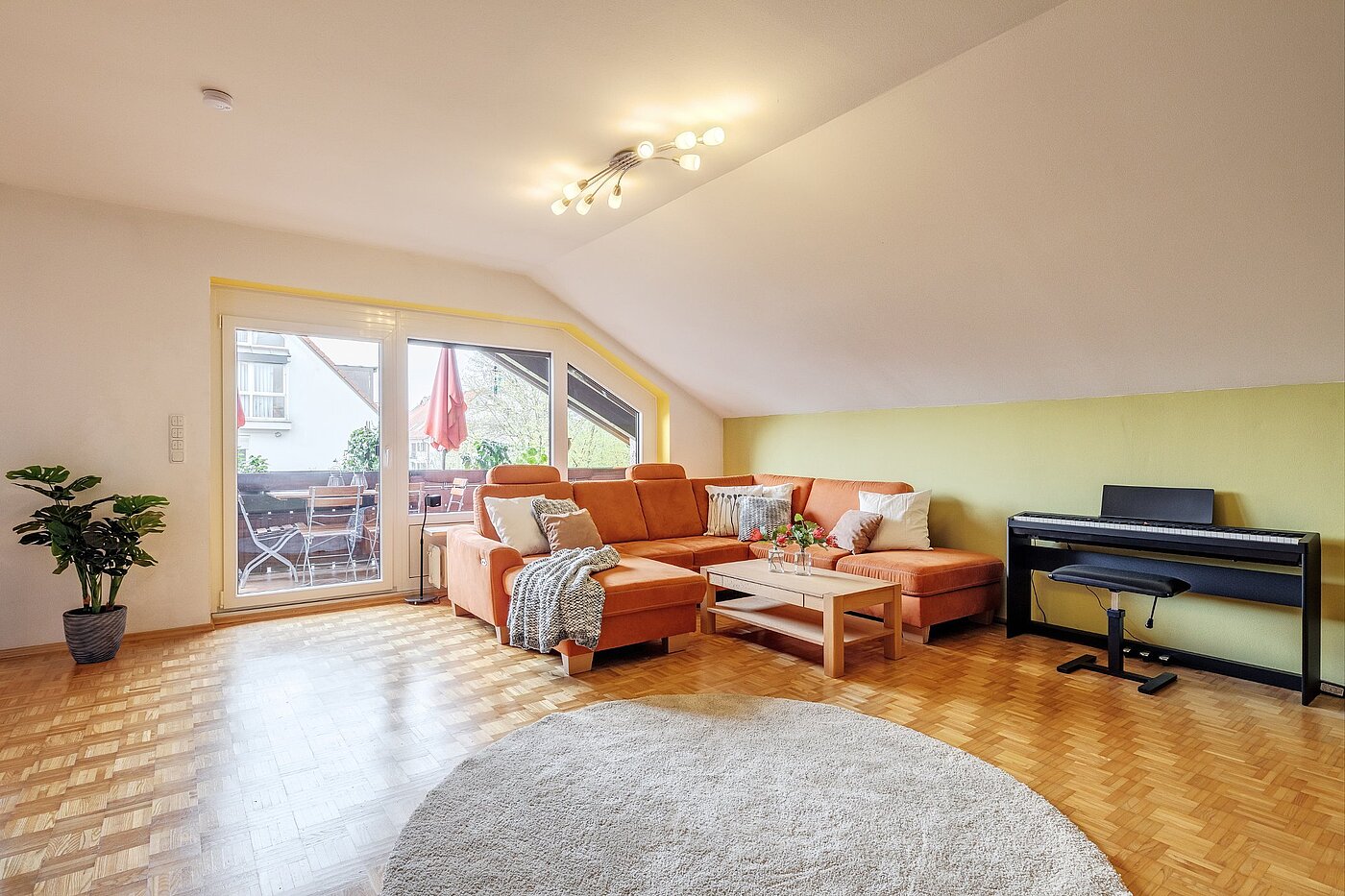 apartamento em prédio com 3 Zimmern | Karlsfeld | 1904ML1 | ...Wohnzimmer...