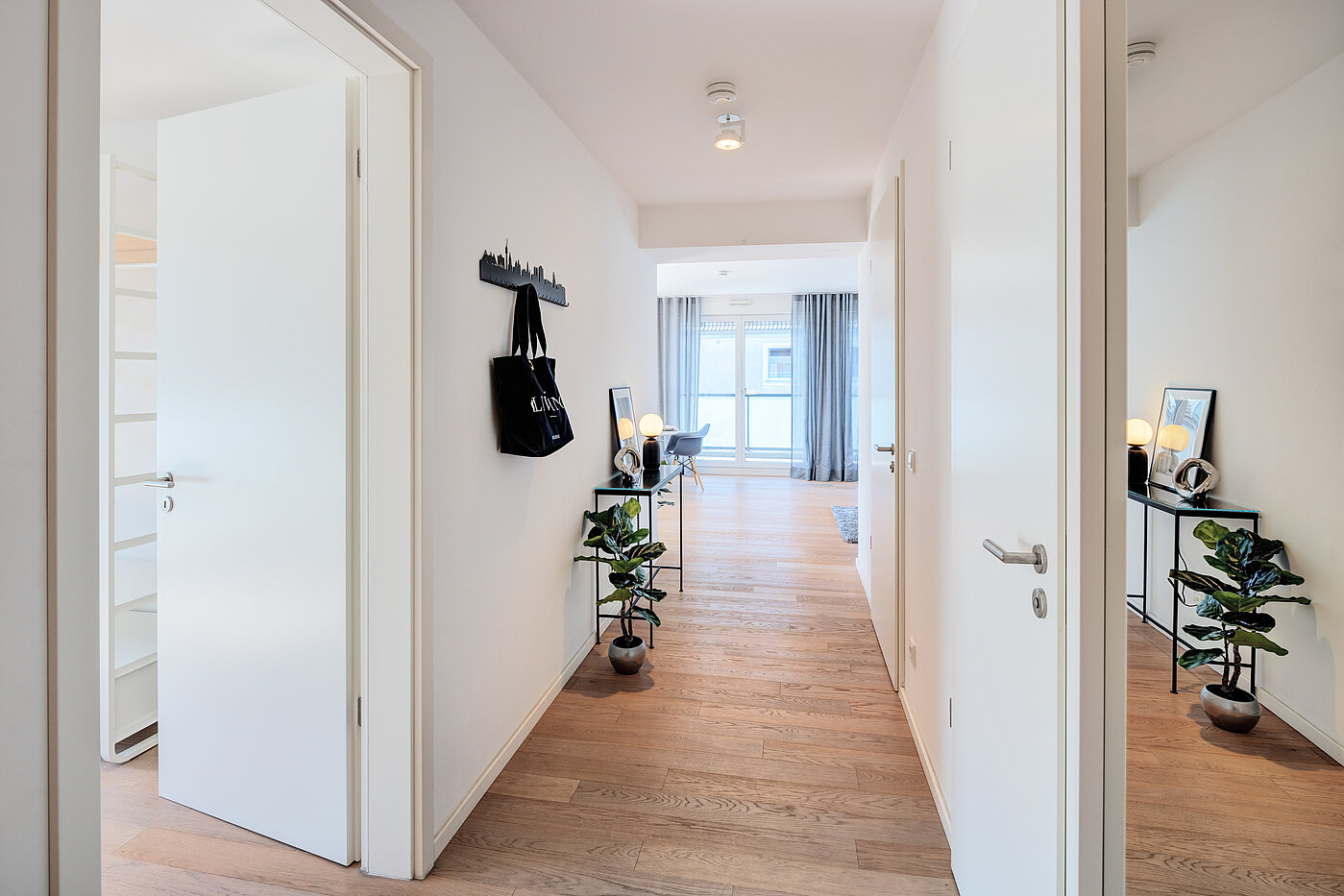 Penthouse med 2 Værelser | München-Bogenhausen | 70385 | Heller Flur mit...