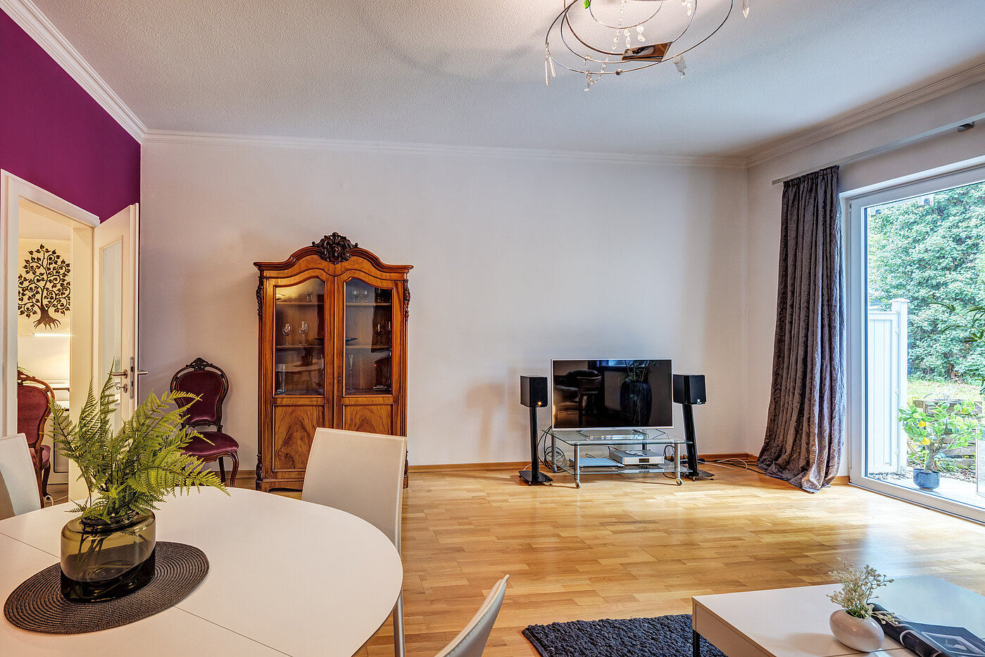Апартамент на партерния етаж с 2 Стаи | München-Schwabing | 70394 | Wohnzimmer