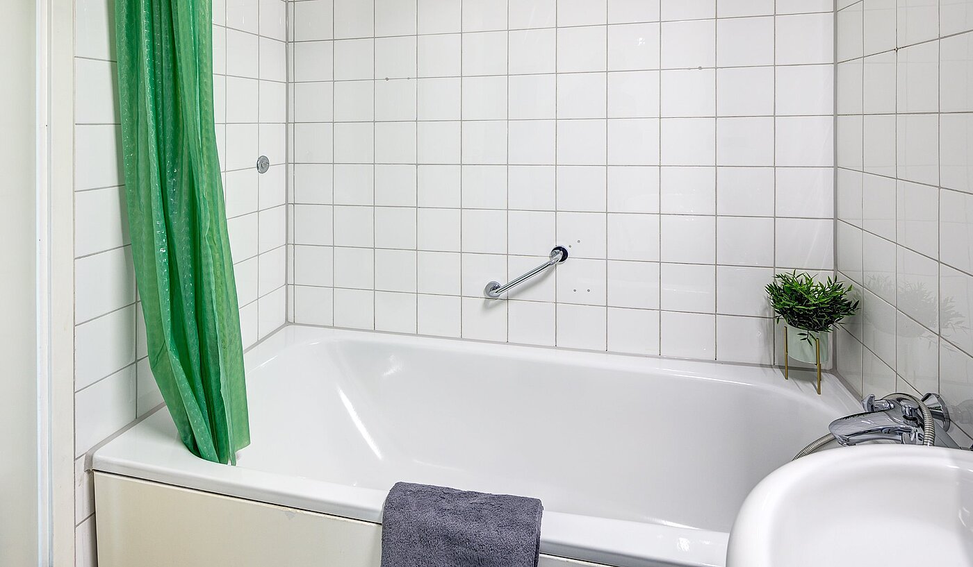 Płaski z 2 Pokoje | München-Sendling-Westpark | 2010ML9 | ...mit Duschwanne