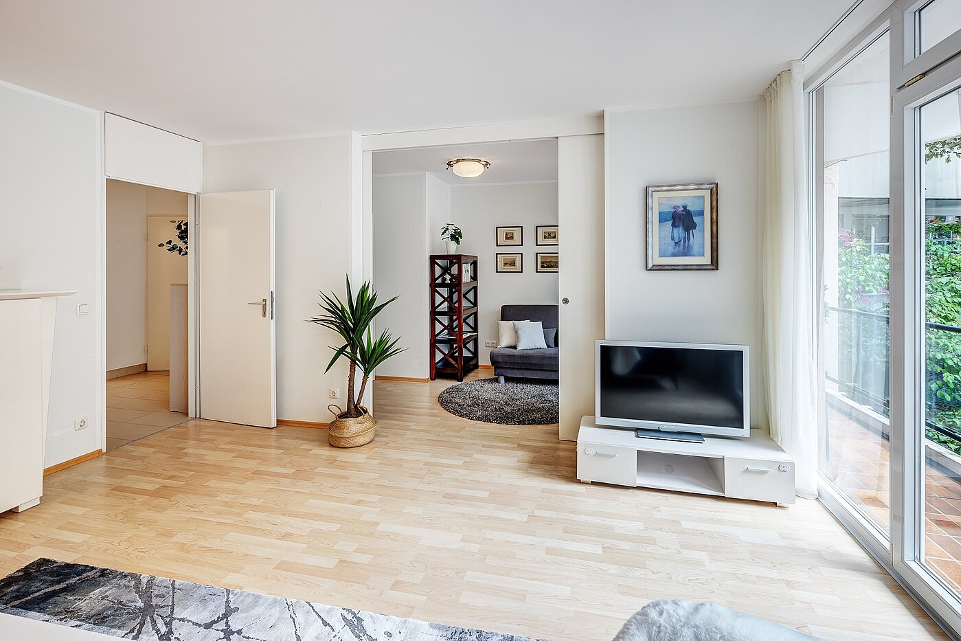 Flad med 2.5 Værelser | München-Nymphenburg | 2204ML61 | ...mit Schiebetür zum...