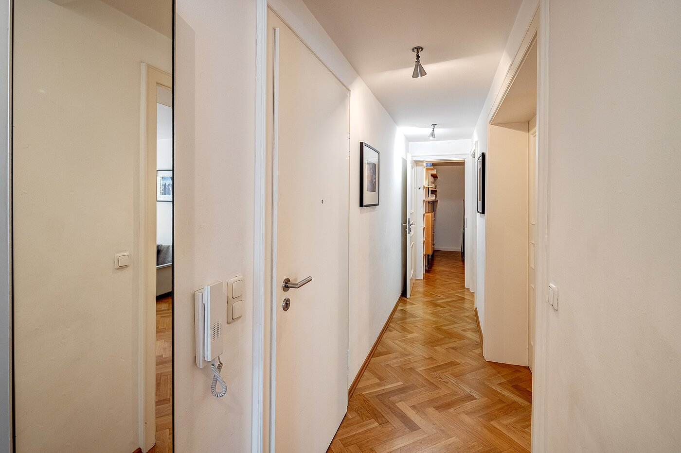 Płaski z 3 Pokoje | München-Schwabing | 2212ML1 | Freundliches Entreé