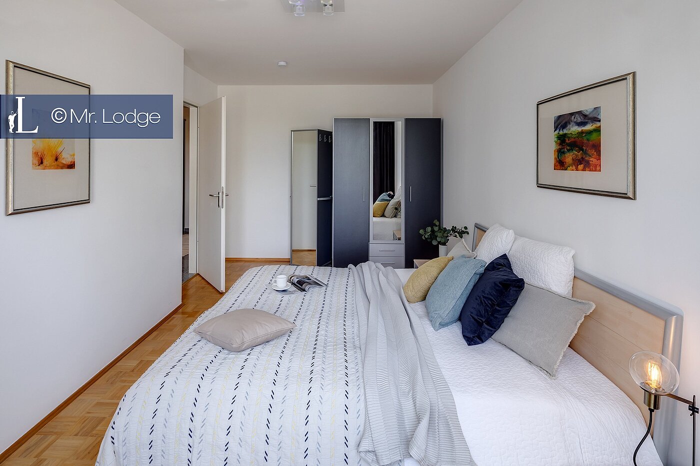 Ravna stran s spletno stranjo . 2 Sobe | München-Trudering | 1907ML1 | ... mit Stellfläche