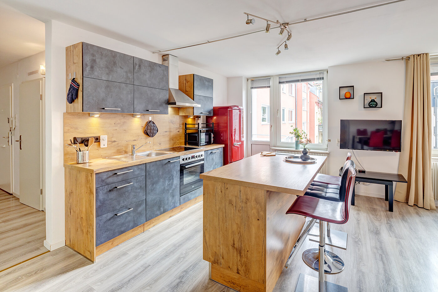 Flad med 3 Værelser | München-Schwabing | 70292 | Geschmackvolle Einbauküche