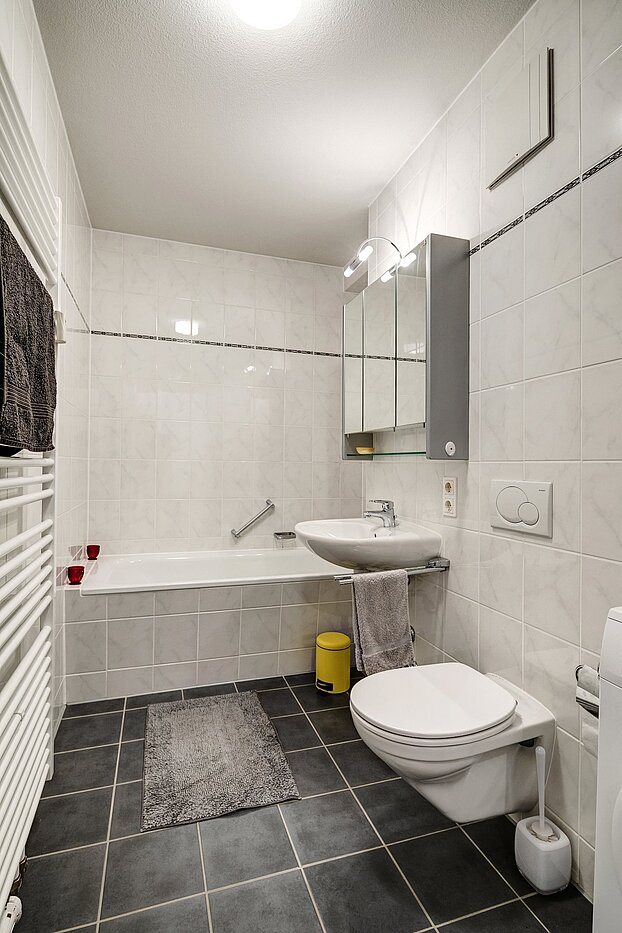 Plat met 2 Kamers | Haar | 2007ML7 | Modernes Wannenbad...