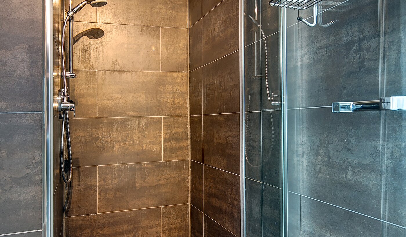 Plat cu 2.5 Camere | München-Maxvorstadt | 702031 | ...begehbarer Dusche