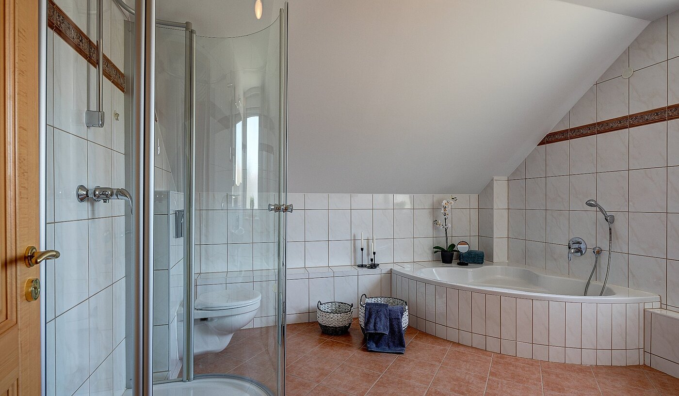 Düz ile 5 Odalar | München-Aubing | 1804ML3 | Bad im DG