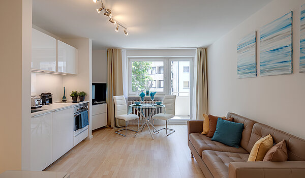 Ravna stran s spletno stranjo . 1 Soba | München-Obergiesing | 70420