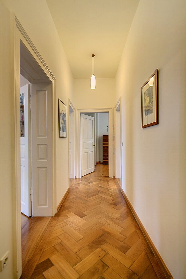 Lapos a  címen 3 Szobák | München-Ludwigsvorstadt | 1905ML1 | Parkett und hohe Räume