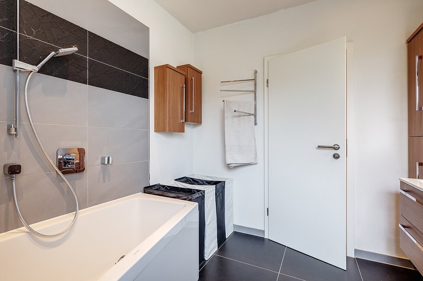 apartamento em prédio com 3 Zimmern | Karlsfeld | 1904ML1 | ...Tageslichtbad