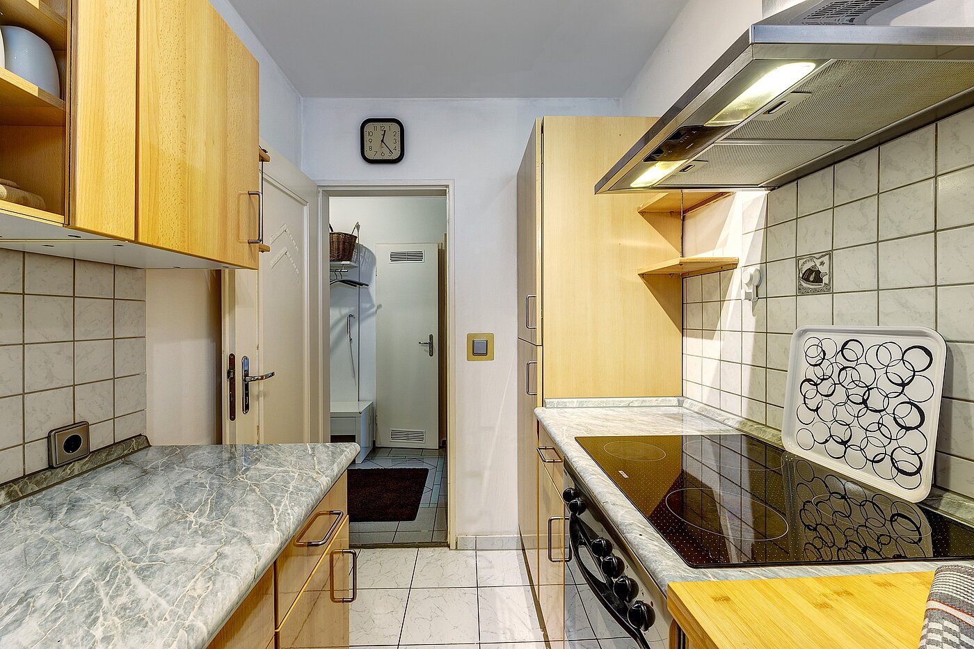 Lapos a  címen 2 Szobák | München-Milbertshofen | 701801 | ...Einbauküche