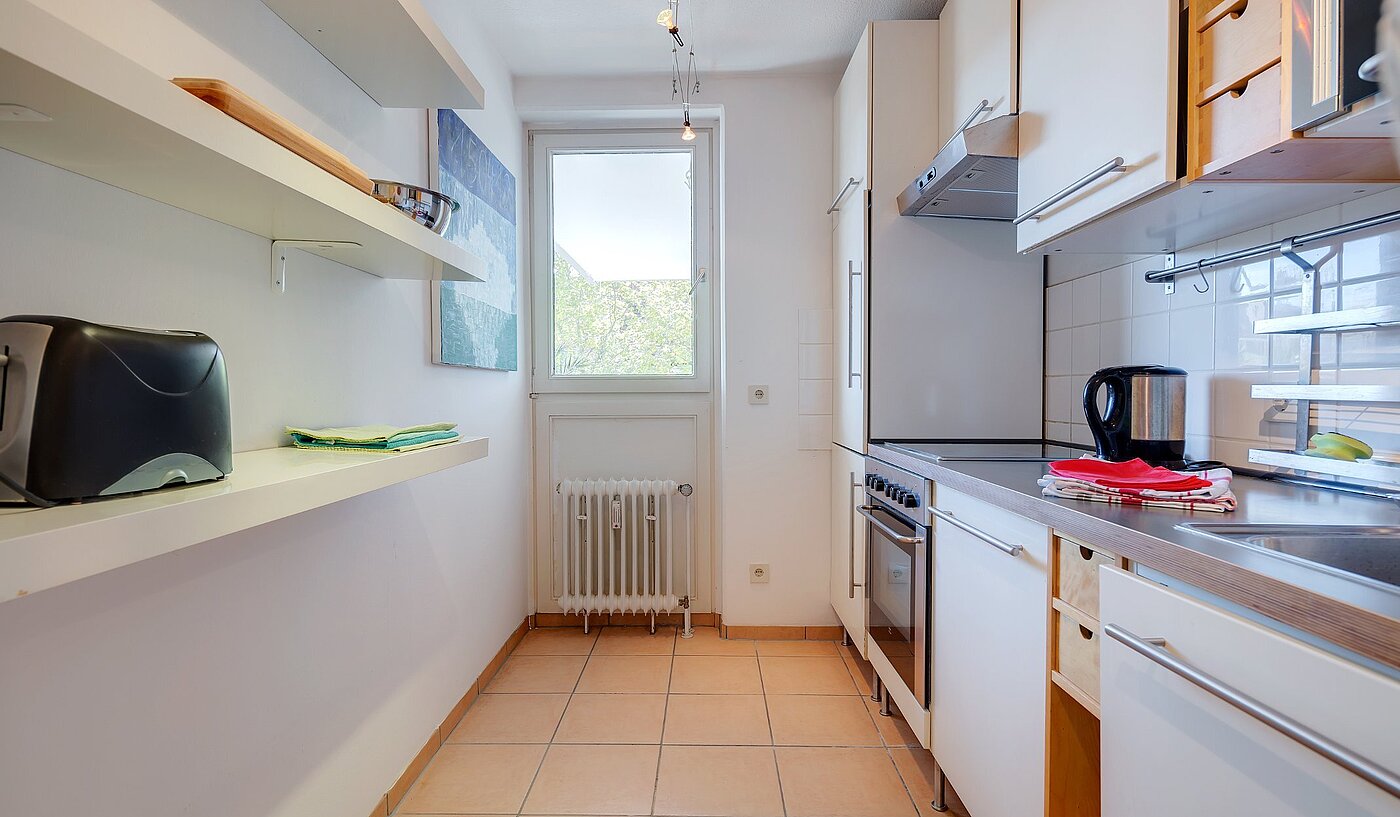 Düz ile 2 Odalar | München-Maxvorstadt | 2105ML2 | Küche mit Fenster