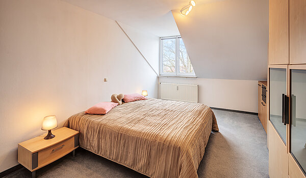 Płaski z 2 Pokoje | Poing | 70373 | Komfortables Schlafzimmer...
