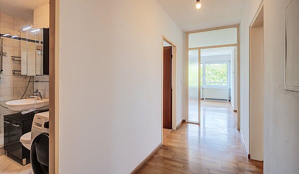 Lapos a  címen 2 Szobák | München-Hadern | 70410 | Flur vom Eingang kommend