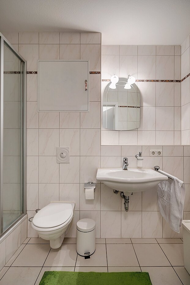 Ploché s 1.5 Izby | München-Au | 2104ML5 | Hell gefliestes Bad