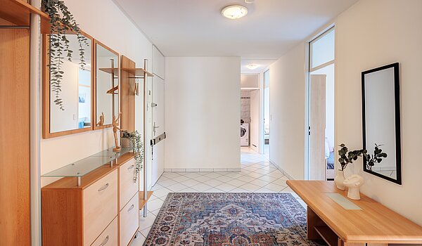 Lapos a  címen 3 Szobák | München-Bogenhausen | 70261 | Großer Flur...