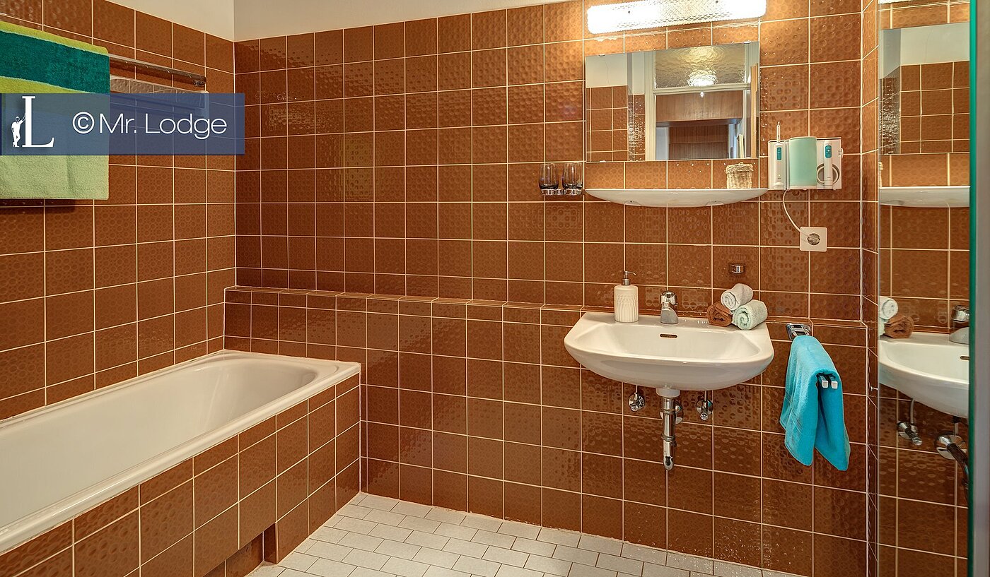 Attic Apartment with 5 room | Aschheim | 1710ML4 | Retro-Bad mit Badewanne