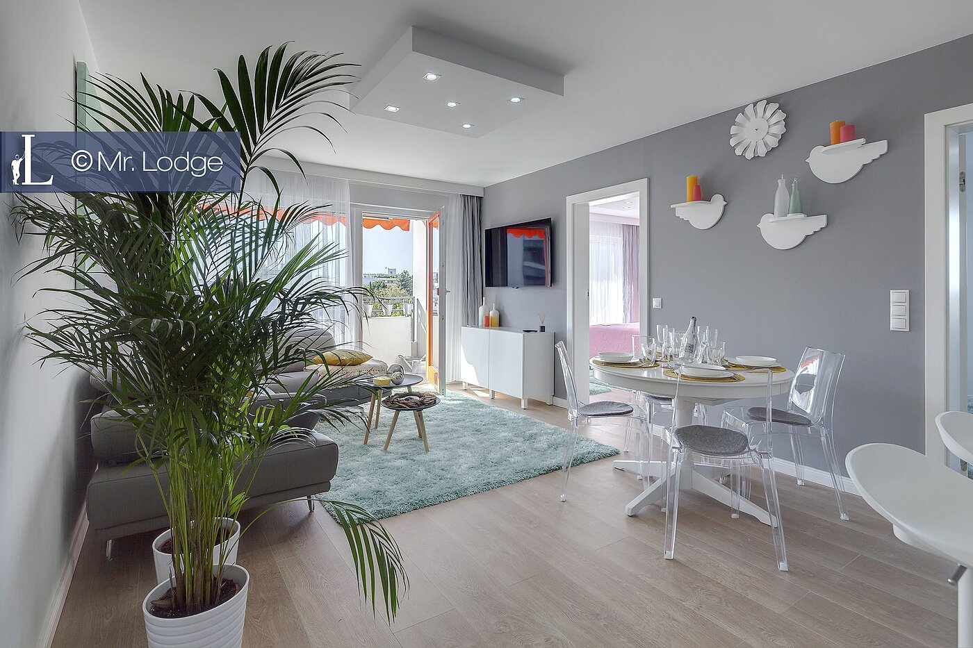 Ploché s 4 Pokoje | 1609ML4 | Wohnzimmer mit Essplatz
