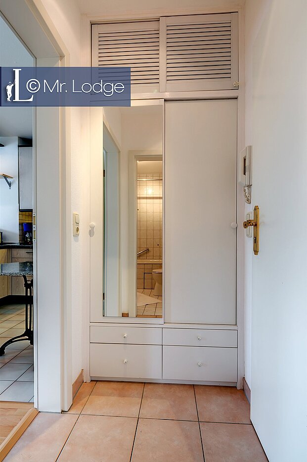 Płaski z 1 Pokój | München-Untermenzing | 1802ML1 | Diele mit Einbauschrank