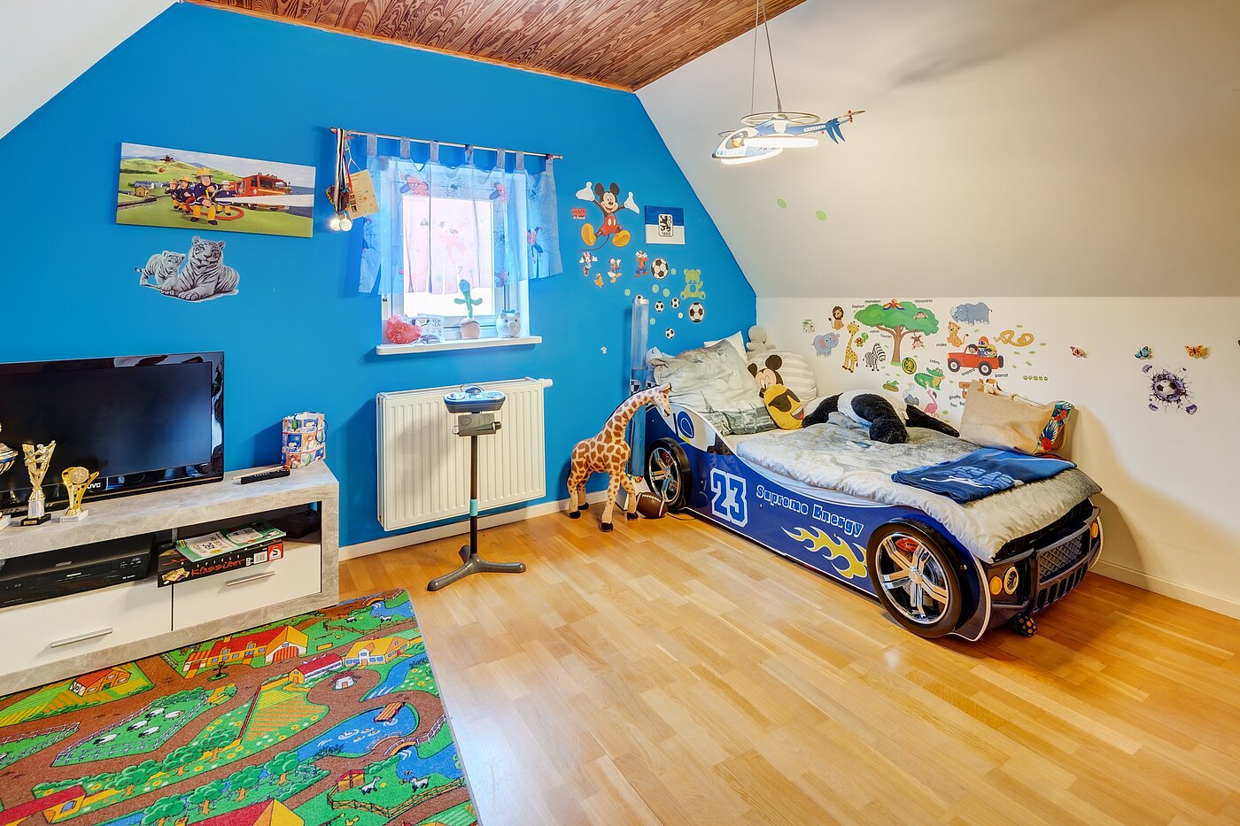Самостоятелна къща с 8 Стаи | 70229 | Kinderzimmer...