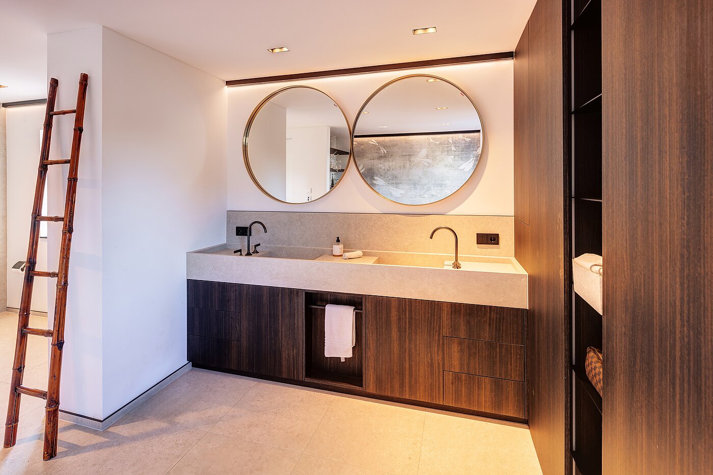 Sarok sorház a  címen 6 Szobák | München-Trudering | 70191 | ...Waschtisch,...