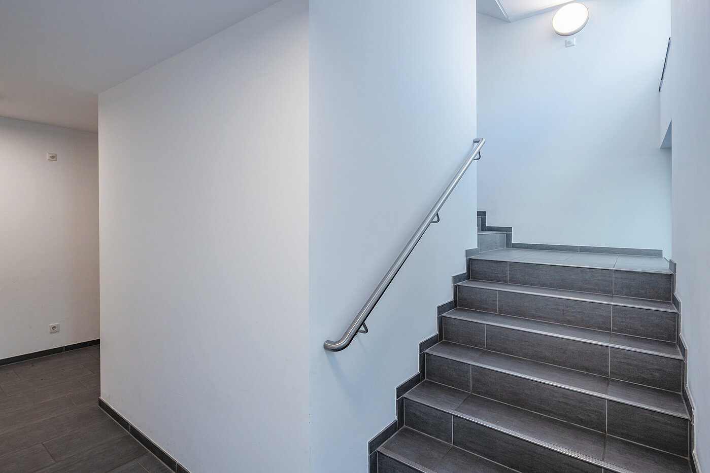 Penthouse с 2 Стаи | München-Bogenhausen | 70385 | Treppenhaus mit...