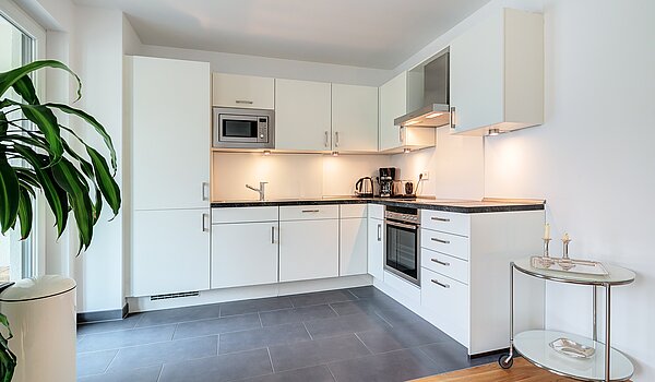 Lapos a  címen 3 Szobák | München-Moosach | 70164 | ...mit moderner Einbauküche