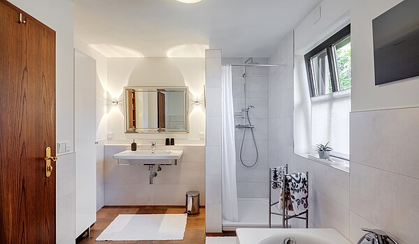 Samostojna hiša s spletno stranjo . 4 Sobe | Neubiberg | 70429 | Badezimmer im OG