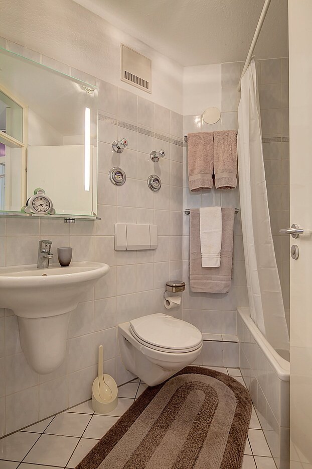 Flad med 2 Værelser | München-Nymphenburg | 1809ML2 | Bad mit