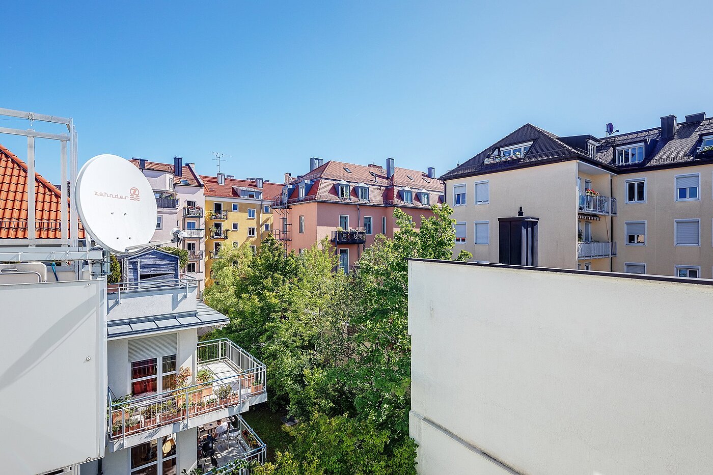 플랫 와 함께 1 방 | München-Neuhausen | 2010ML6 | ...mit Blick über Neuhausen
