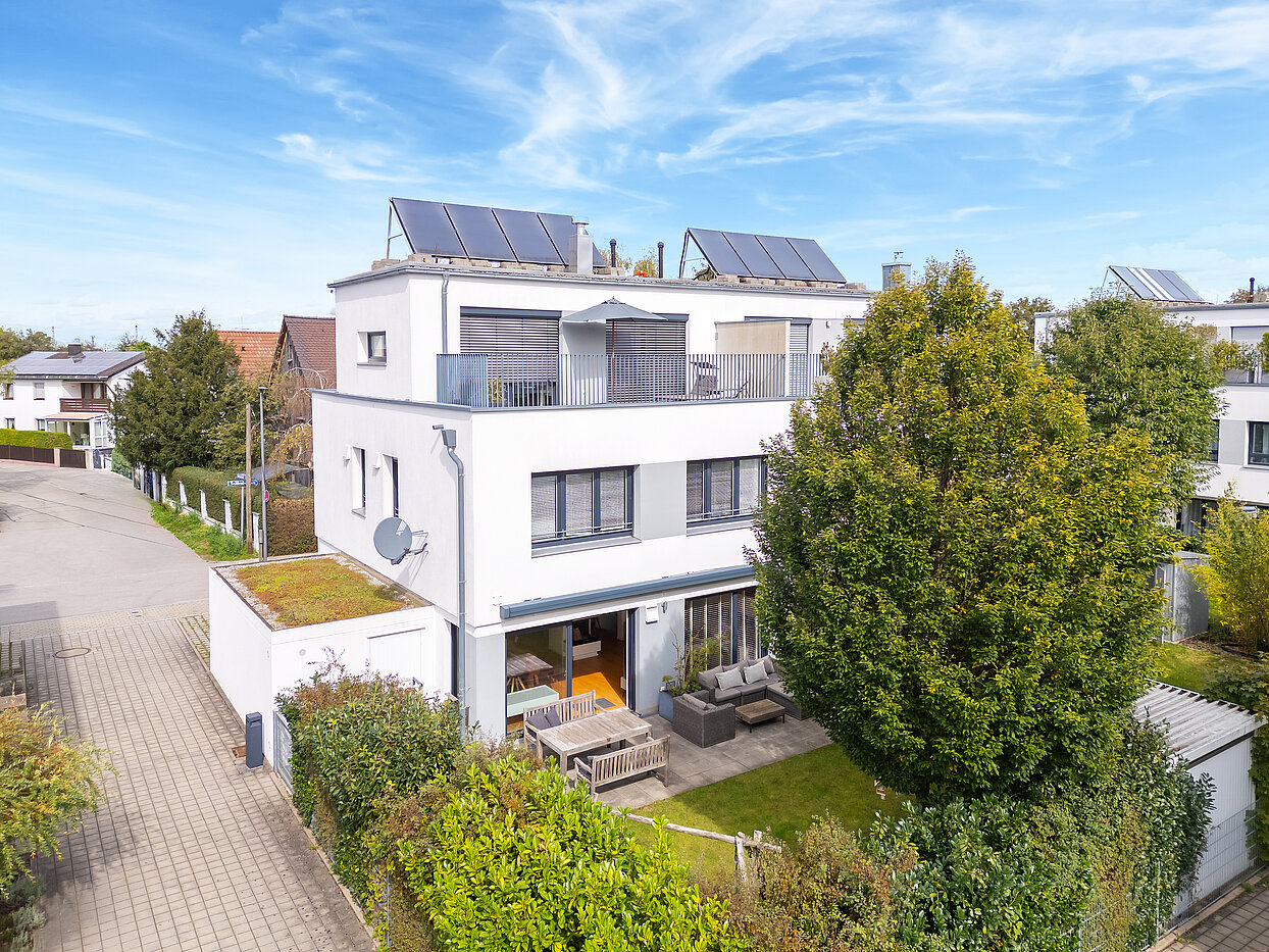 Dom w zabudowie bliźniaczej z 5 Pokoje | München-Aubing | 70162 | Vorderansicht